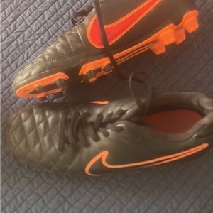 Nike Soccer Shoes black and orange size 7.5 girls